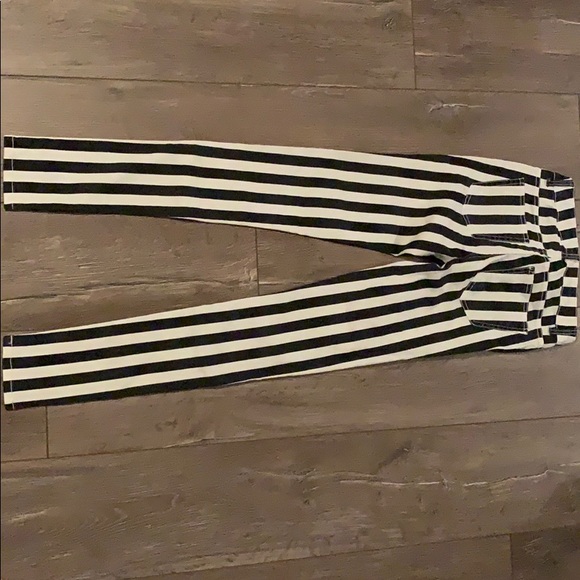 Black and white stripe jeans - Picture 2 of 3